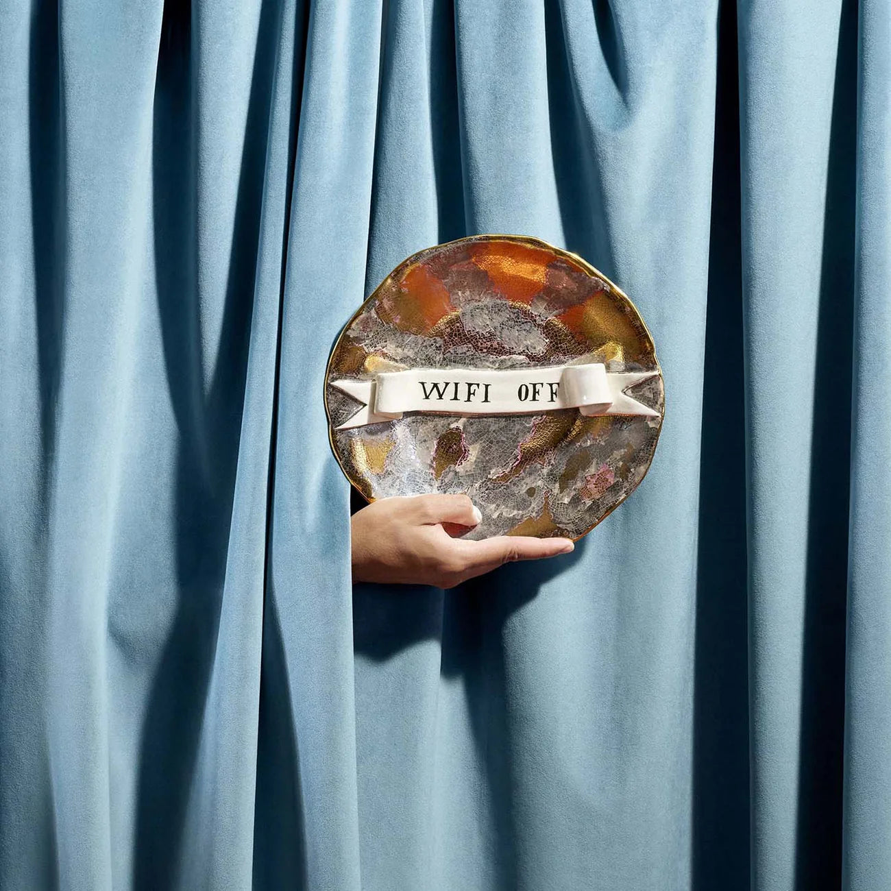 L'Object - Ruan Hoffman Plate with Ribbon "Wifi Off"